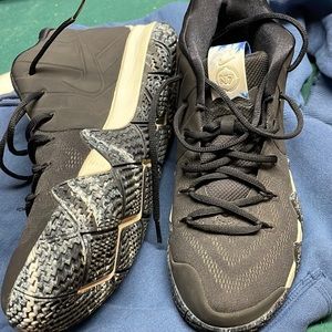 New without Tags Nike Kyrie